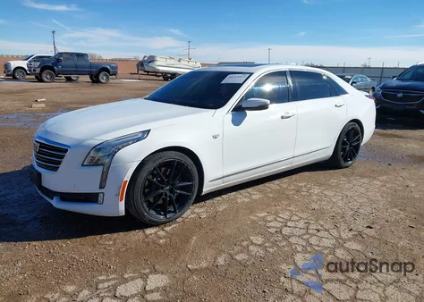 2017 Cadillac Ct6 Premium Luxury z USA, uszkodzony, nr VIN 1G6KF5RS2HU167363